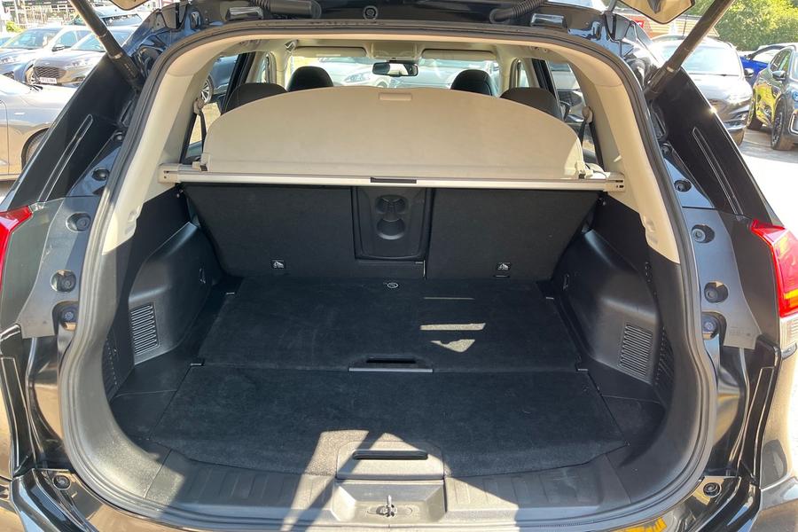 Nissan X-TRAIL Photo autoimg-12005fbe19c26d9f217cea9ab1d7363e4e6f88c7.jpg