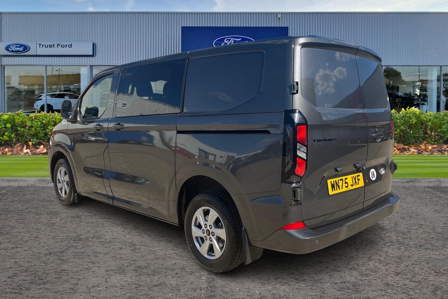 Ford TRANSIT CUSTOM Photo 1
