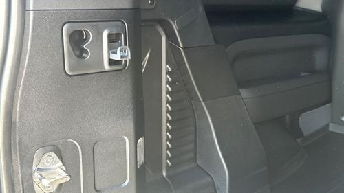 Land Rover Defender Photo autoimg-120a18710c31dcb84695db2200e1139acb9b137a.jpg