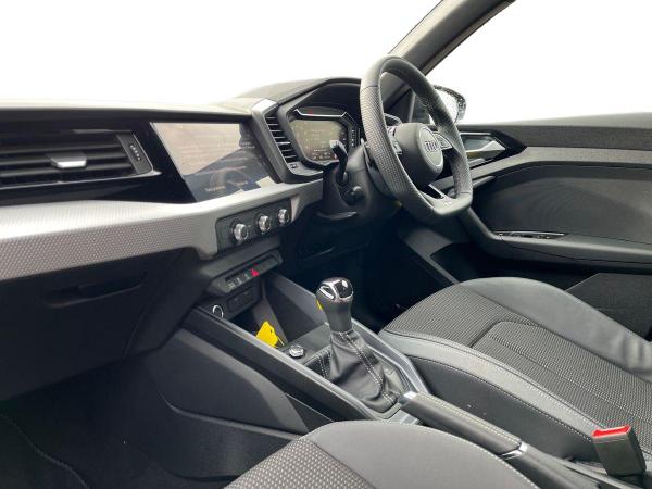 Audi A1 Photo autoimg-120c9d7822ad1950a9f3fee41ac6a1ea3cae5ee5.jpg