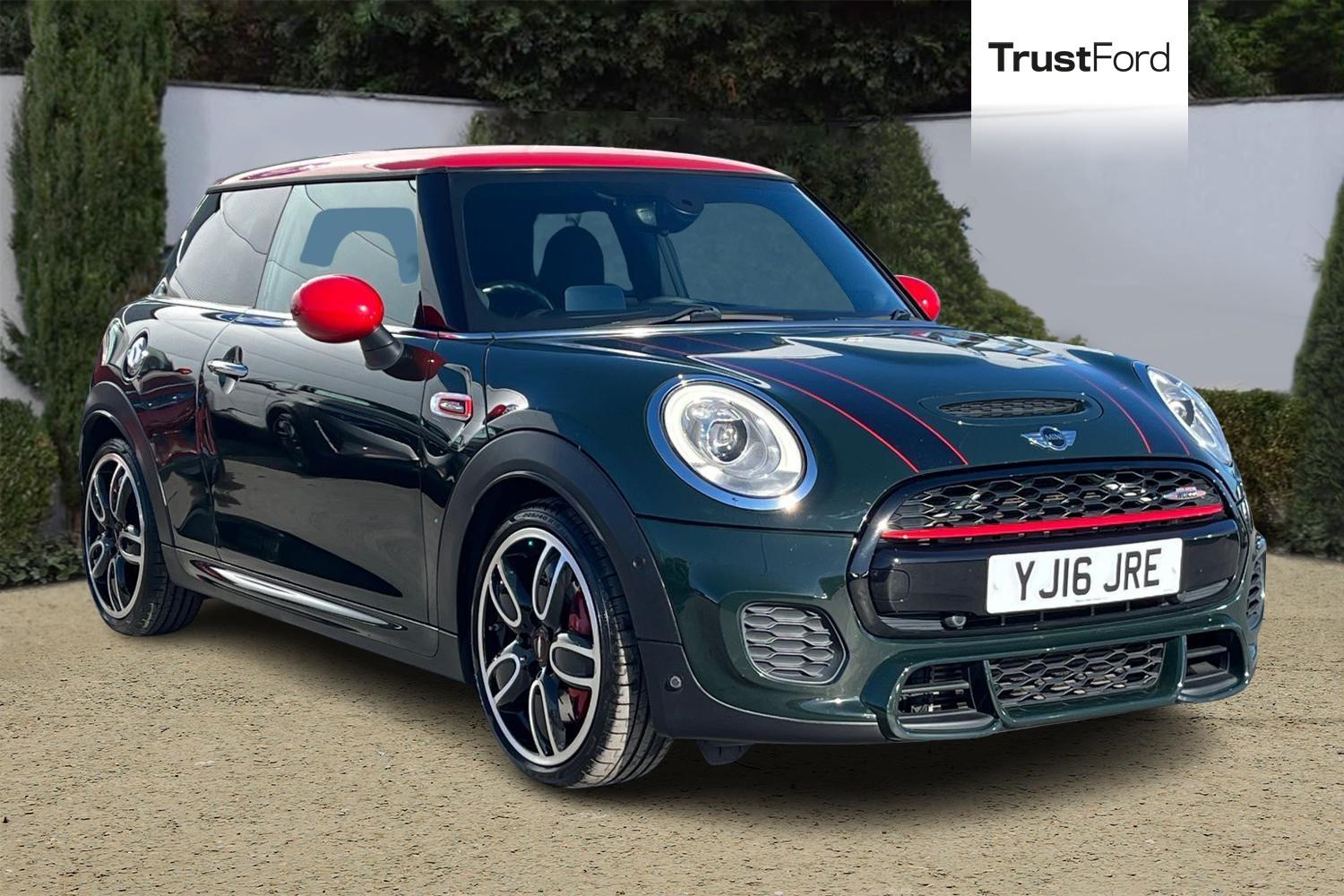 MINI HATCHBACK Photo 0