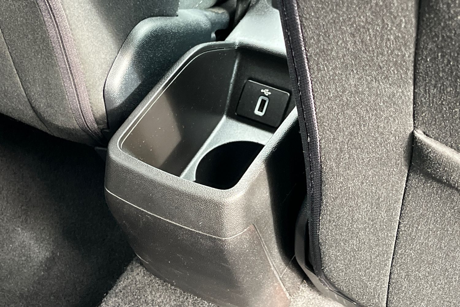 Ford FIESTA Photo 36