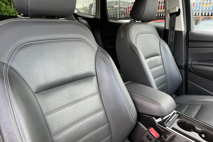 Ford KUGA Photo autoimg-12177a2e5443cad34ced140af641cbd91a4c23e0.jpg