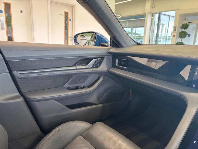 PORSCHE Taycan Photo 43