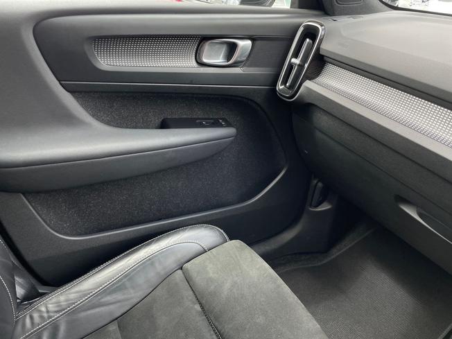 VOLVO Xc40 Photo 46