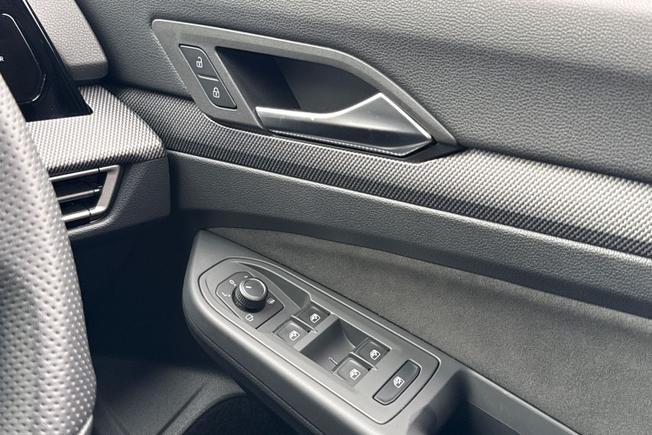 VOLKSWAGEN Golf Photo 34