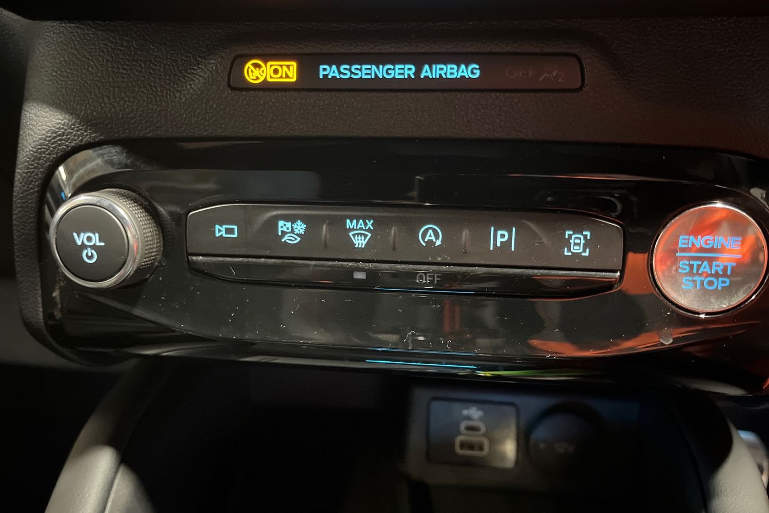 Ford KUGA Photo 31