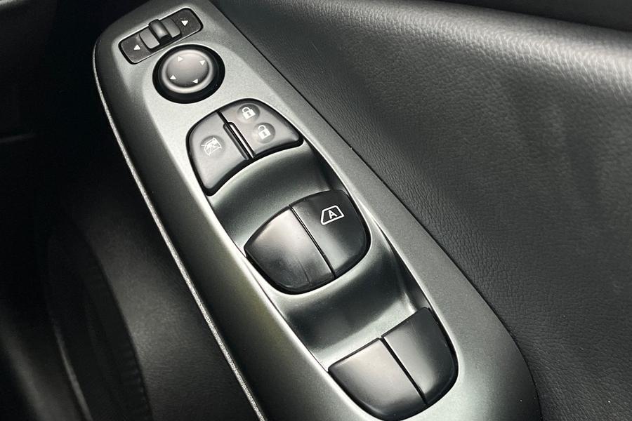 Nissan JUKE Photo autoimg-1227b1da2df7f6b3a7c34609d8517e605a588492.jpg