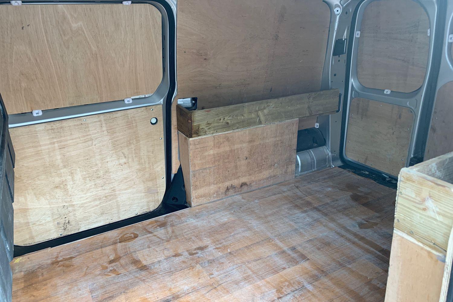 2025 Ford Transit Connect 2.0 102PS 230 EcoBlue Limited Panel Van L2 in Silver with 10K - vehicle photo 19 for sale on PureCar