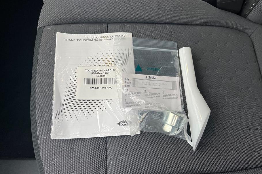 Used Ford TRANSIT CUSTOM 8