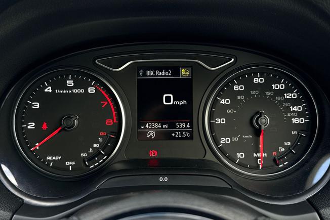 Audi Q2 Photo 15