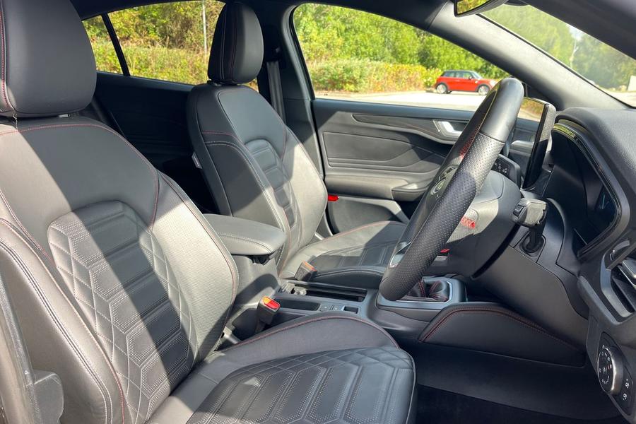 Ford Focus Photo autoimg-122fa8ae573bac9c40d5c5b8ca121705fec1fda7.jpg