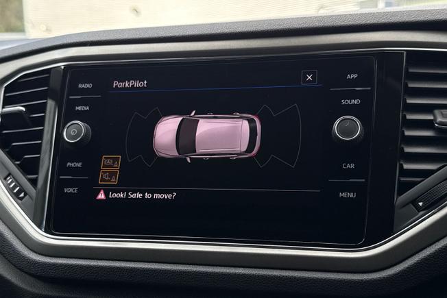 Volkswagen T-Roc Photo 24