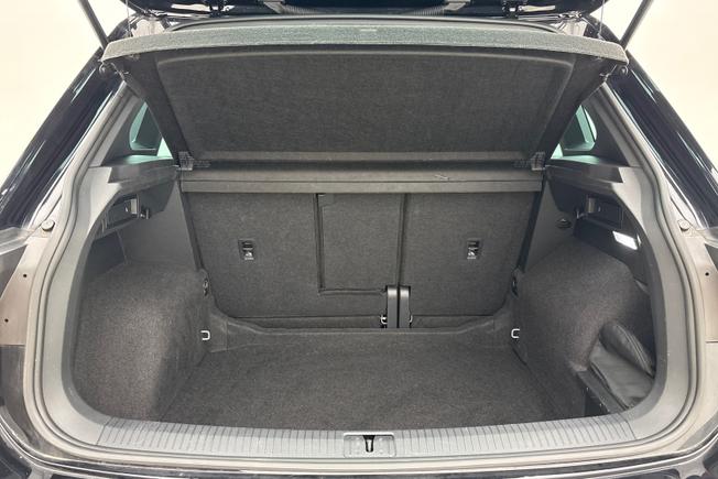VOLKSWAGEN Tiguan Photo 12