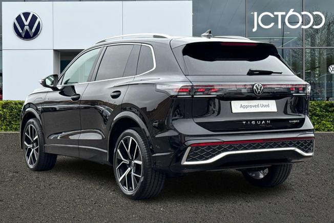 VOLKSWAGEN Tiguan Photo 3