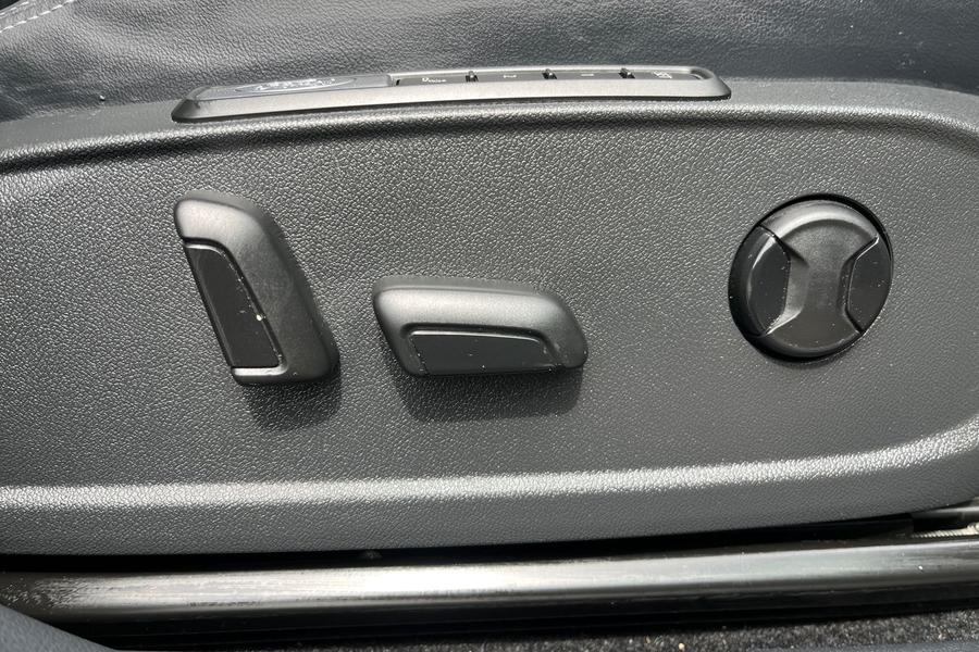 Ford Explorer Photo autoimg-123f9a9dbb4a3eec7528714848b6e1ae939e2020.jpg