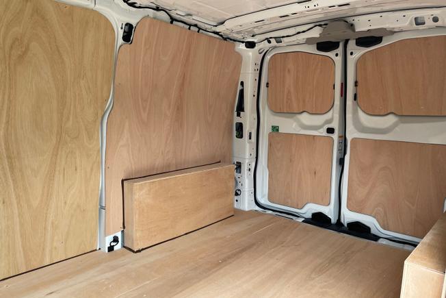VOLKSWAGEN Transporter Photo 9
