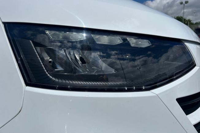 VOLKSWAGEN Transporter Photo 19