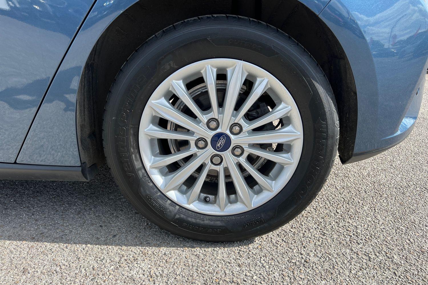 Ford FOCUS Photo 7