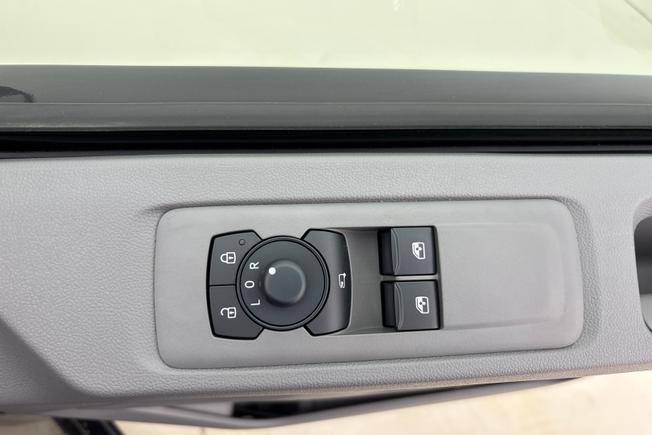 VOLKSWAGEN E-Transporter Photo 29
