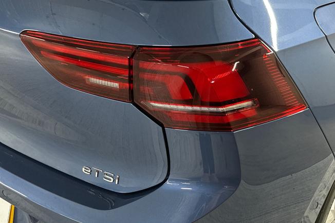 Volkswagen Golf Photo 18