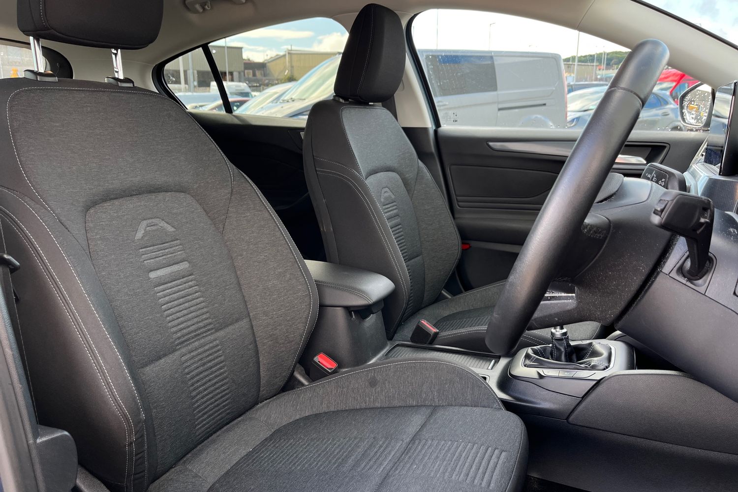 Ford FOCUS Photo 16