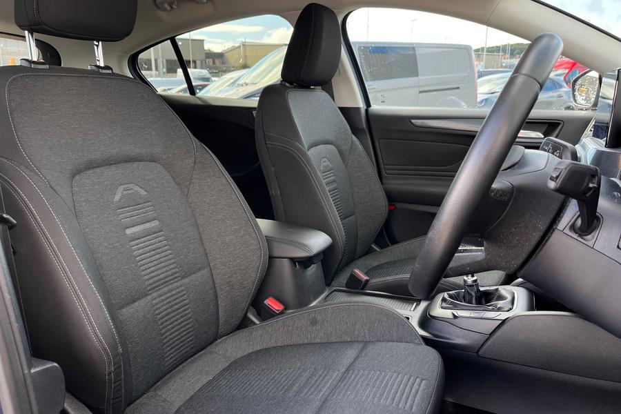 Ford FOCUS Photo autoimg-1249e9716267aea3c4da915be53193a49ac852ae.jpg