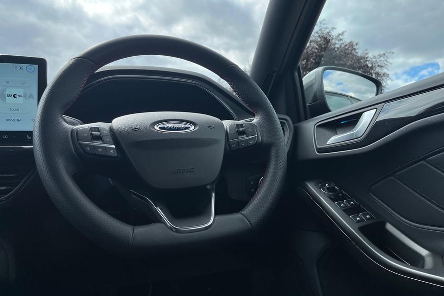 Ford Focus Photo autoimg-124c570f2e1b90109822910f1323047feda6b2a8.jpg