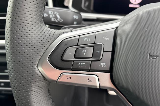 Volkswagen T-Roc Photo 16