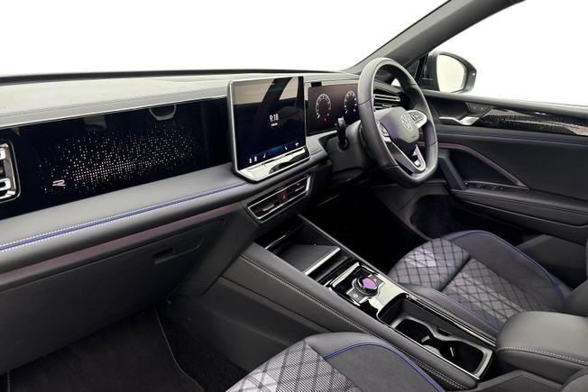 VOLKSWAGEN Tiguan Photo 2