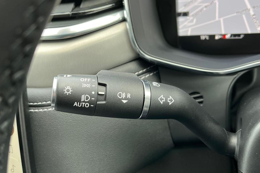 Jaguar F-PACE Photo autoimg-1251ab17d9ae15b50cbd99e8ee6ae67d02fc5344.jpg