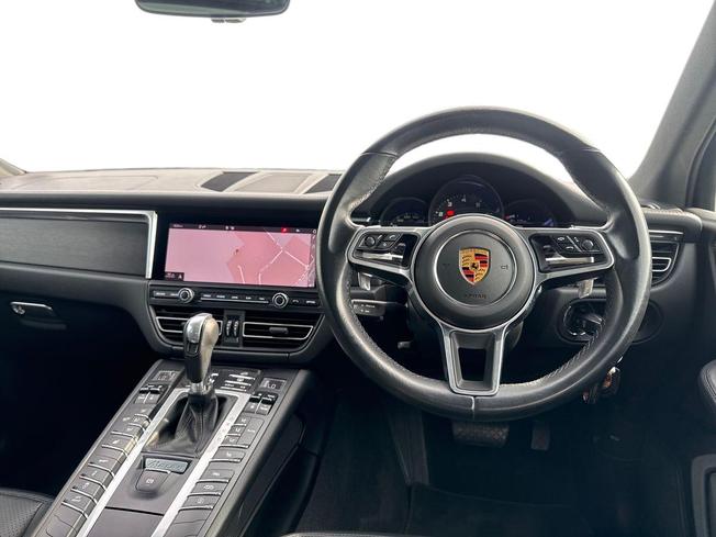 PORSCHE Macan Photo 11