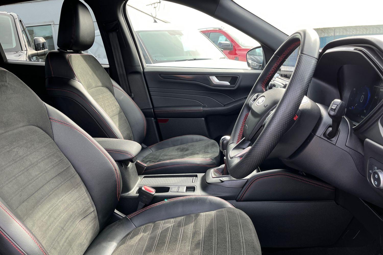 Ford KUGA Photo 16