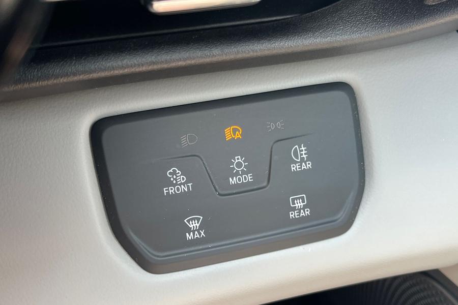 Ford Explorer Photo autoimg-125f195c23351a9ecc1a12718fd6d8da2ed4b91c.jpg
