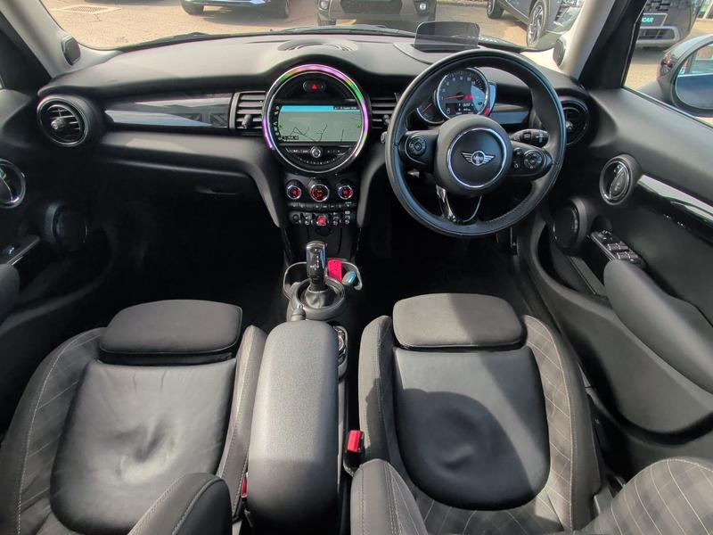 Used MINI Hatch YY68WFF 12