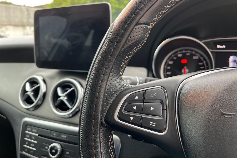Mercedes-Benz GLA Photo autoimg-1268b819d6b915f61a700f732caeb1041176a191.jpg