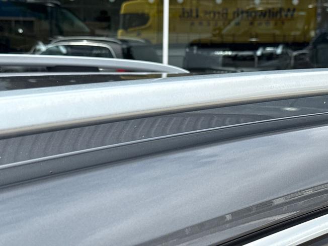 MERCEDES-BENZ Glb Photo 35