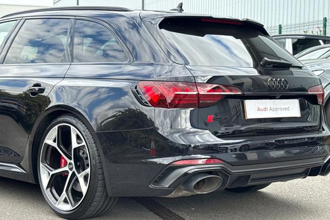 AUDI Rs4 Avant Photo 31