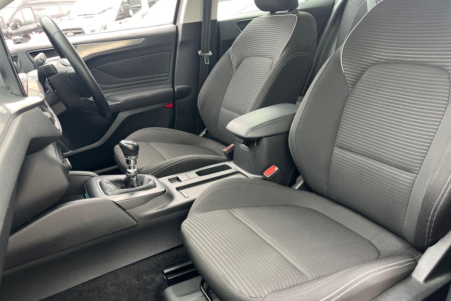 Ford FOCUS Photo 18