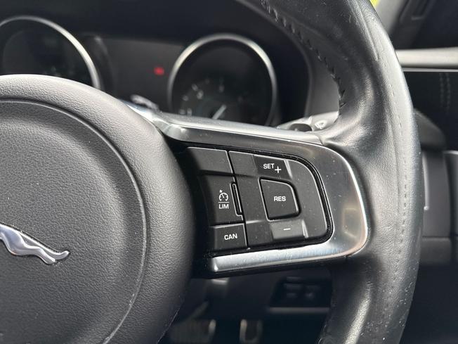 Jaguar XF Photo 17