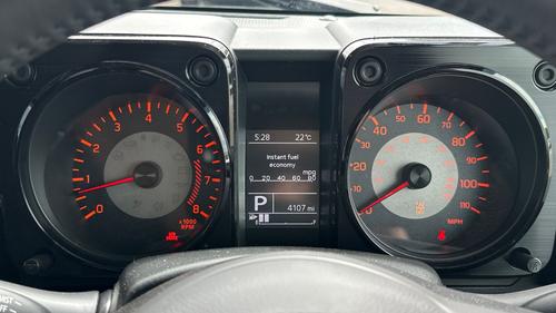 Suzuki Jimny Photo autoimg-127137bb9b4bf780870f7a2342dc47717497ffff.jpg