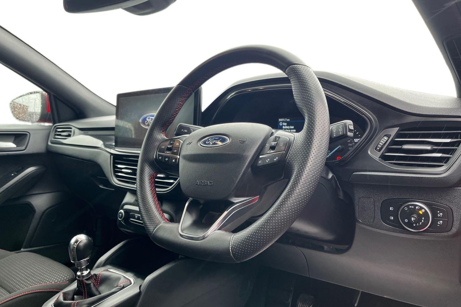 Ford FOCUS Photo 8