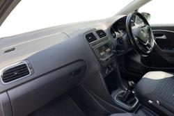 VOLKSWAGEN Polo Photo 2