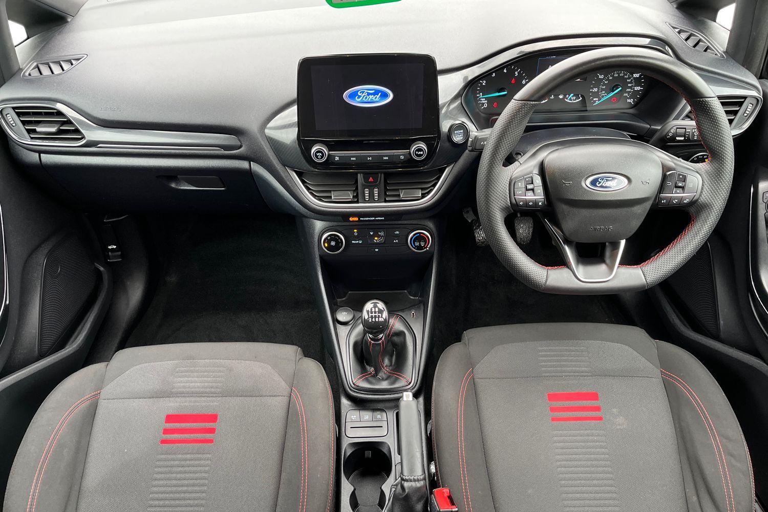 Ford FIESTA Photo 9
