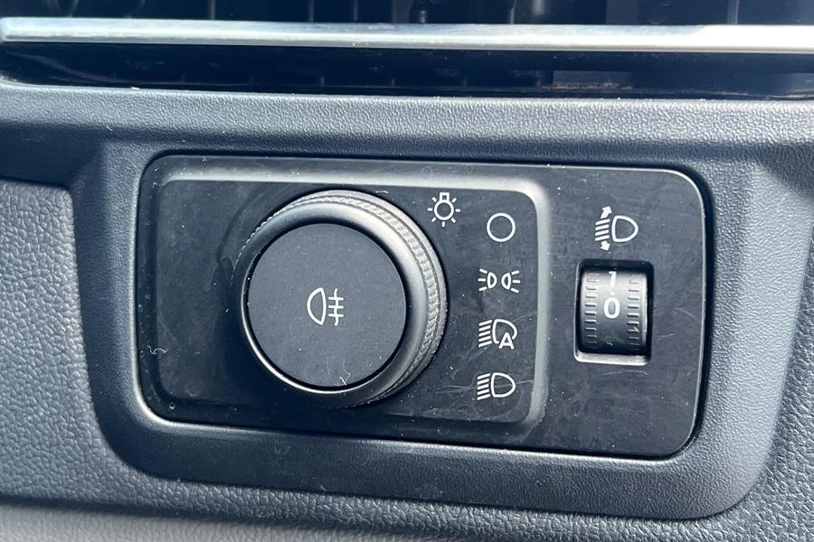 Ford TRANSIT CUSTOM Photo autoimg-127ba3c7c396b68b4f8717e59858a2c8f8bbe640.jpg