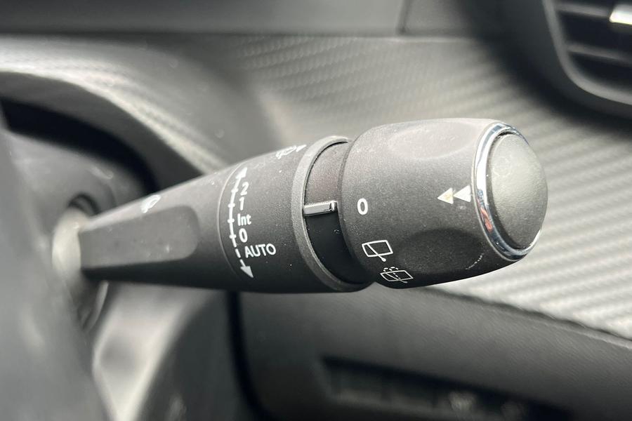 Peugeot 2008 Photo autoimg-127e9478f5b2b6b4fe4458ecf88e72579ee75099.jpg