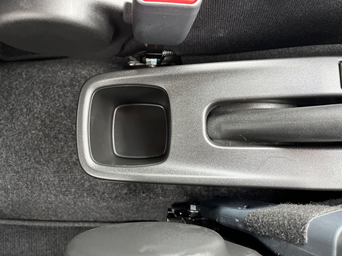 Suzuki Swift Photo 38