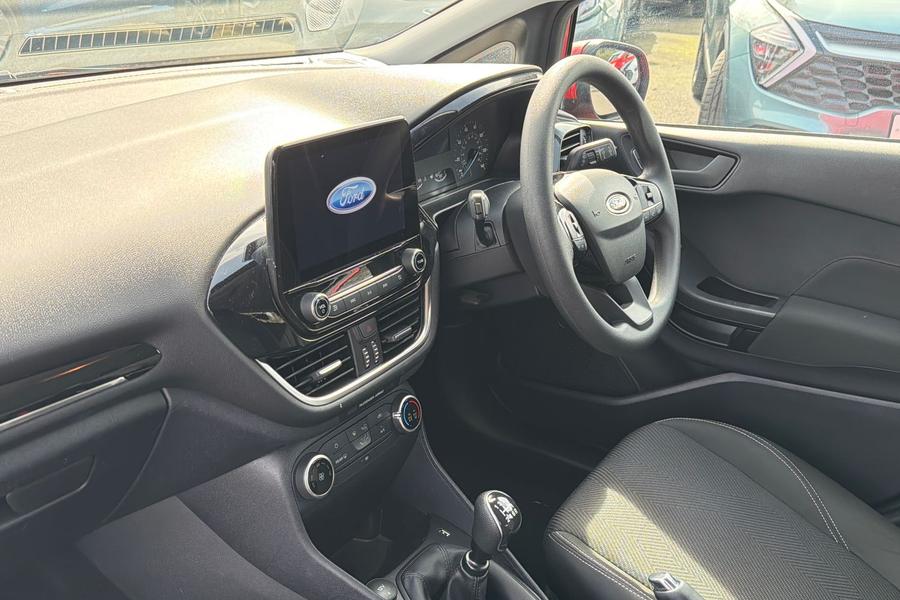 Ford FIESTA Photo autoimg-127ef0d9805ce9d798d9b72413361db5bc388582.jpg