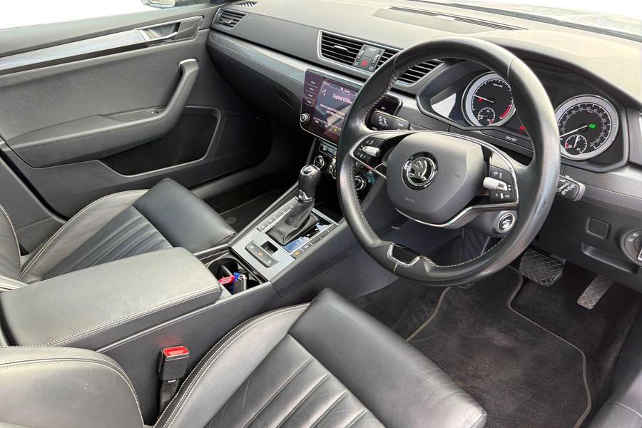 Skoda Superb Photo autoimg-127fb62fd0361850ae9c6cbb25385fbd8bac7699.jpg