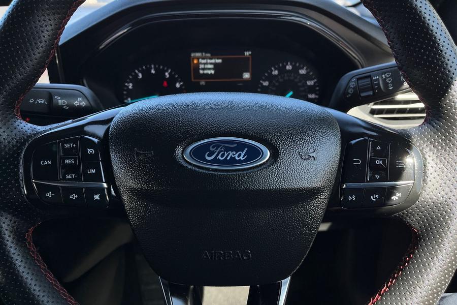 Ford FOCUS Photo autoimg-12818db4833d64332e92c858c3a003aa3aa5847c.jpg